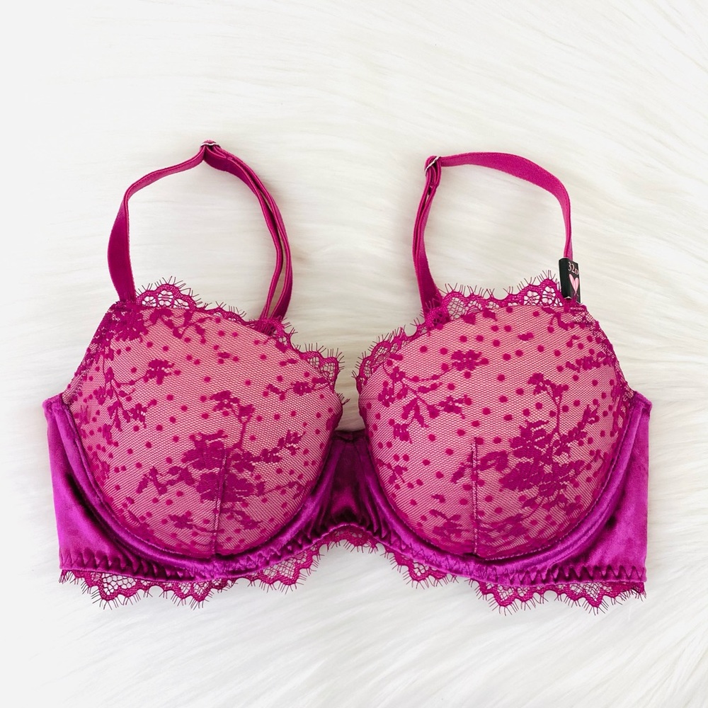 32D/S Victoria’s Secret Lined Demi Bra & Thong Set - Picture 2 of 13